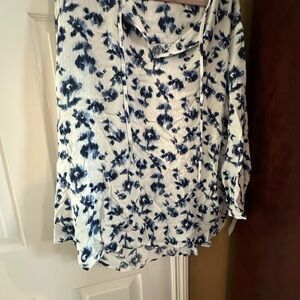 Caslon White and Blue Long Sleeve Blouse with Peter Pan Collar